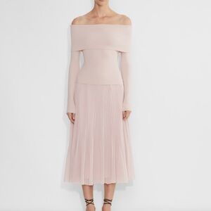 Aritzia Twirl Pleated Skirt